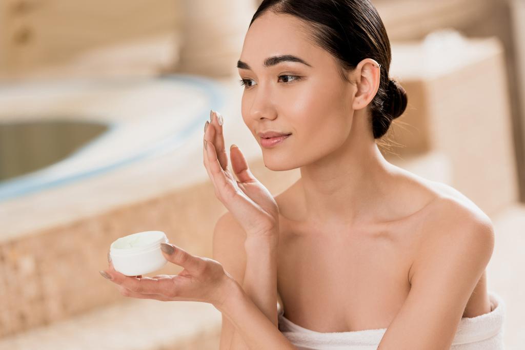Chăm sóc da buổi tối