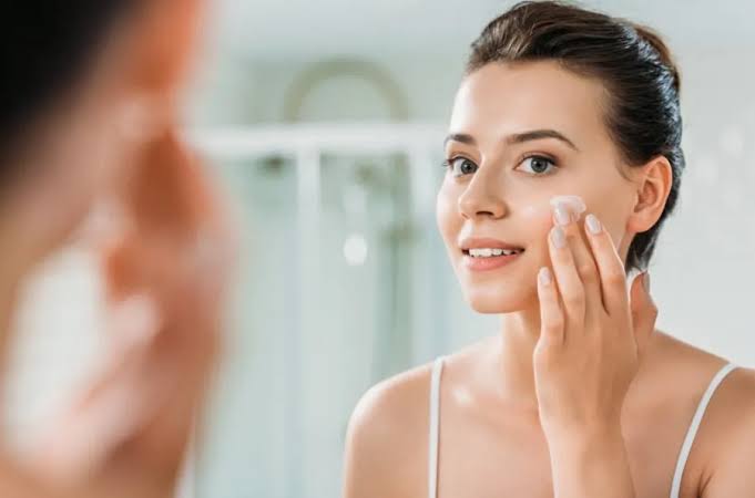 Chăm sóc da khi ngồi điều hòa nhiều